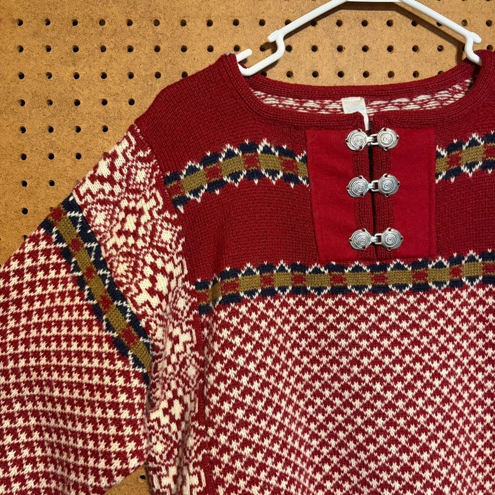 LL Bean Sweater XS Red Nordic Fair Isle Pewter Clasp Wool Pullover Oversized VTG - Picture 2 of 5